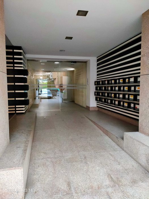 T2  Excelente Braga com Garagem Privativa