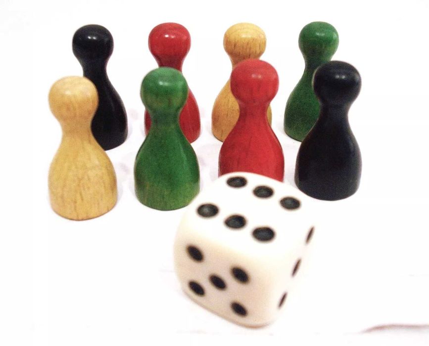 MAJORA - 8 x Pinos em madeira antigos - anos 50 + 1 dado -