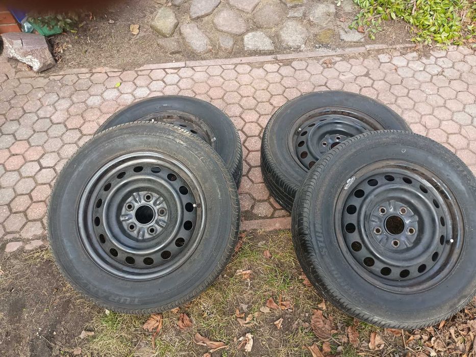 Felgi stalowe 4 sztuki Toyota Auris