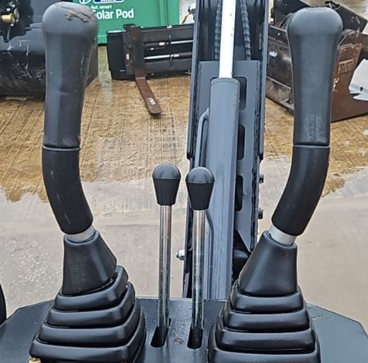 NOWE ramie kopiach do miniładowarka bobcat avant