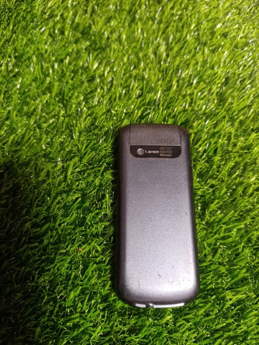 На запчасти телефоны: Samsung, Redmi, Fly; фотоаппарат Samsung