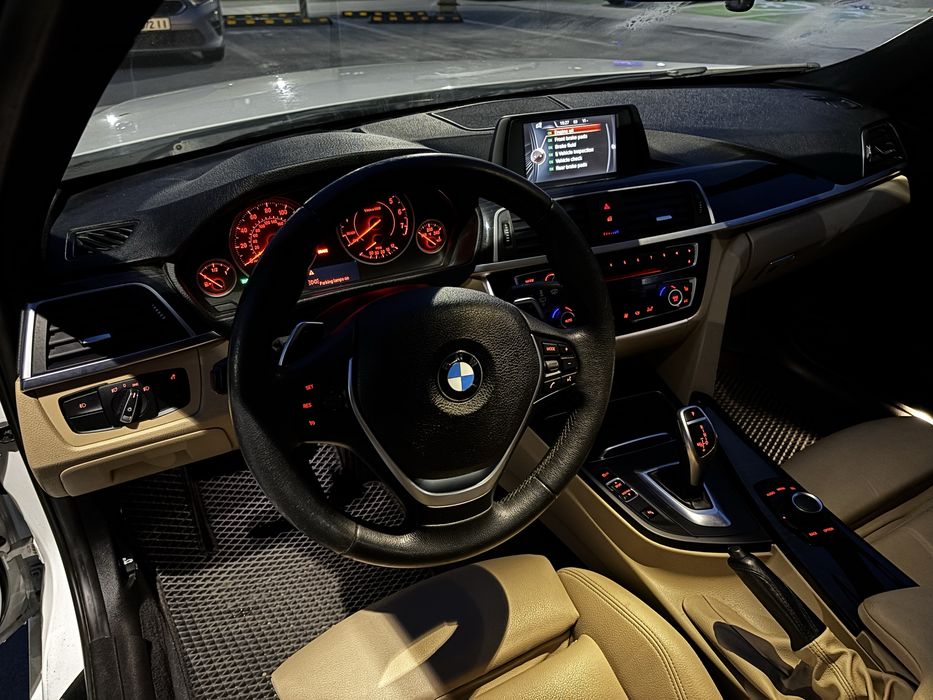 BMW f30 330і 2017