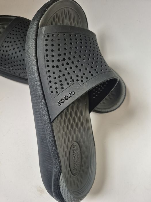 Klapki damskie marki Crocs