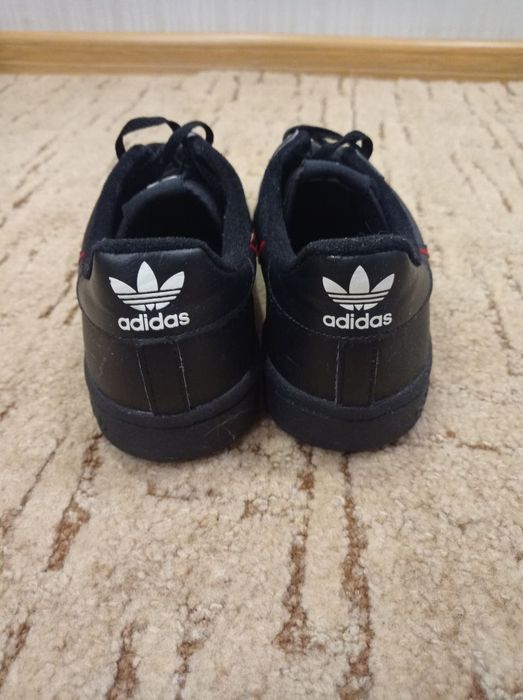 Кроссовки Adidas Continental 8.