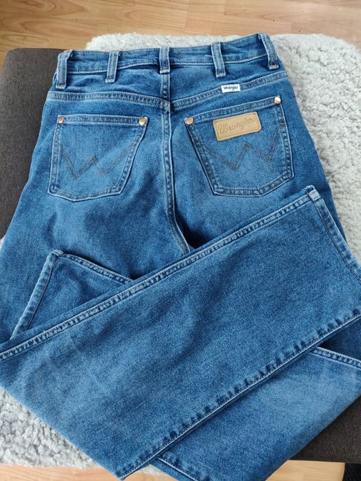 Wrangler Mom Straight W24L32