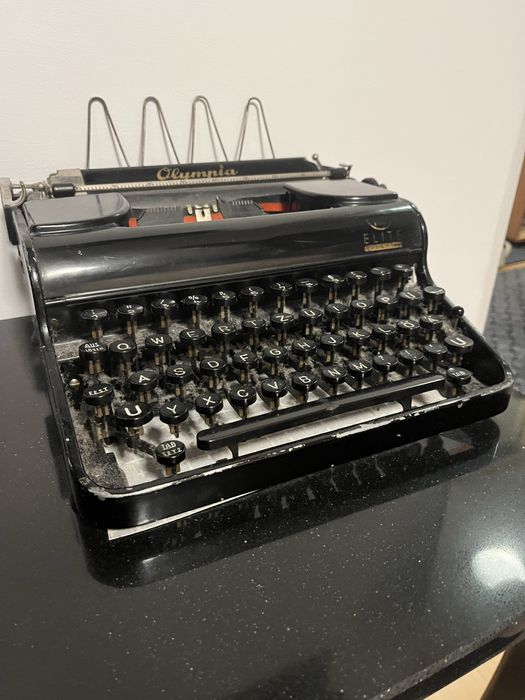 Maszyna do pisania Olympia Elite – zabytkowa, sprawna, kolekcjonerska