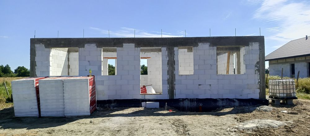 Budowa domu dachy płyty fundamentowe stropy sso