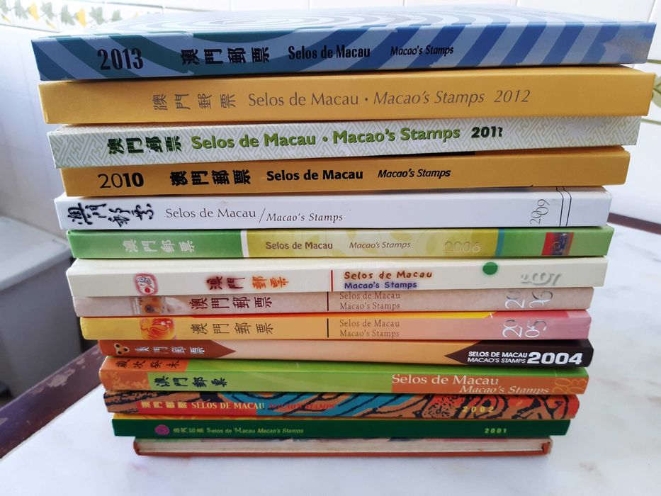 Filatelia - 14 Carteiras de Macau, Anos 2000 a 2013, excelente estado