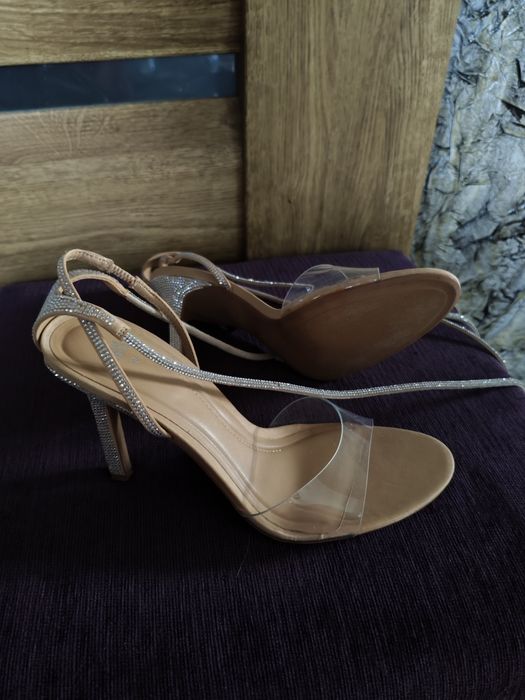 Szpilki 39/40 Zara