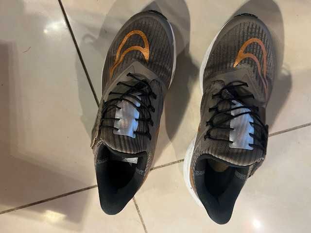 Damskie buty do biegania Nike Pegasus FlyEase 36,5