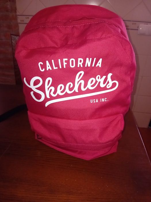 Mochila Skechers ótimo estado