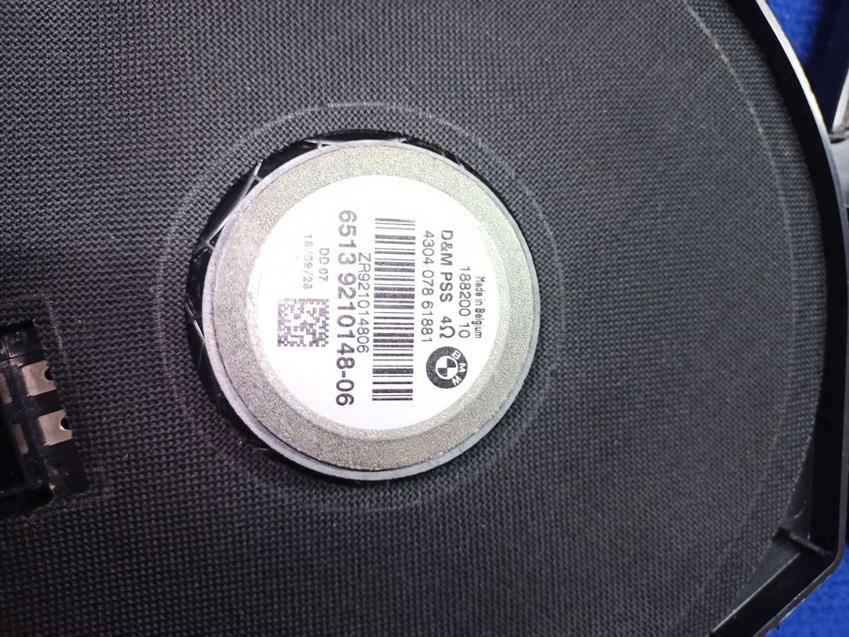 Colunas e subwoofers BMW portas da frente e de trás