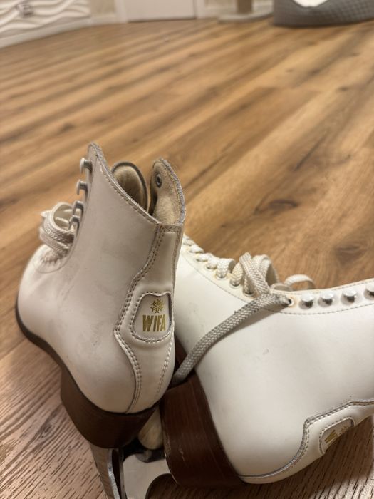 Ковзани дівчачі прфесійні.