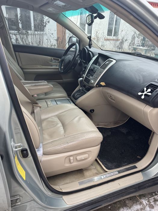 Продам Lexus RX400h
