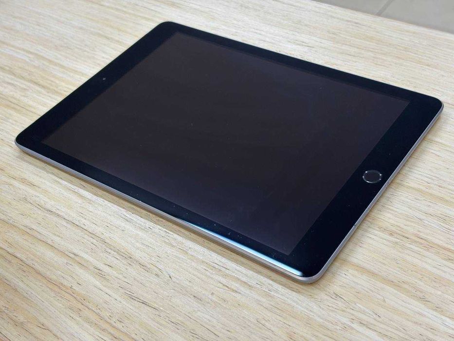 /8325/ б.в. iPad 6 2018 9.7 32GB Wi-Fi 4G Space Gray Обмін Гарантія
