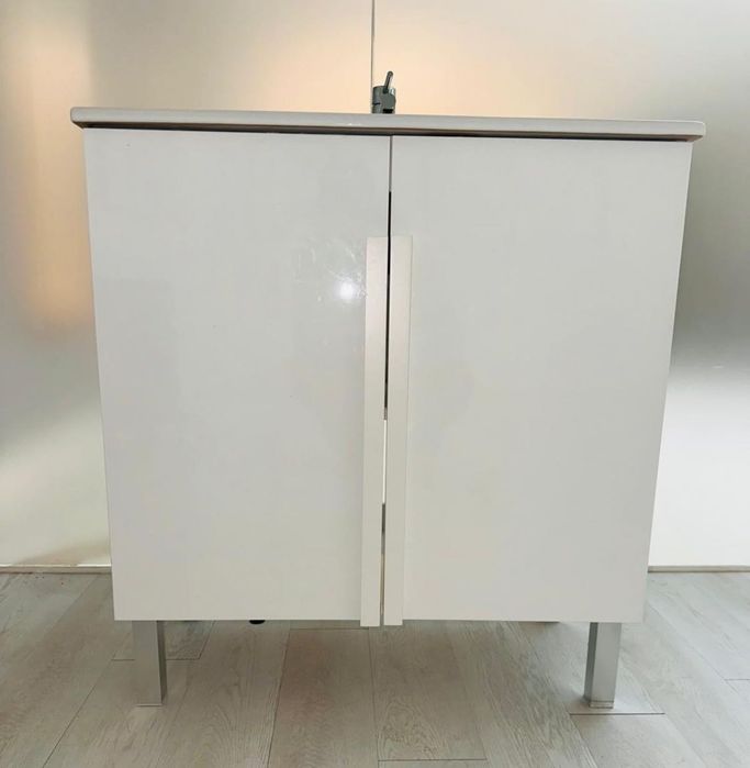 Movel com lavatório