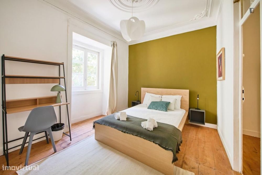 Quarto - localizado em São Bento Lisbon
