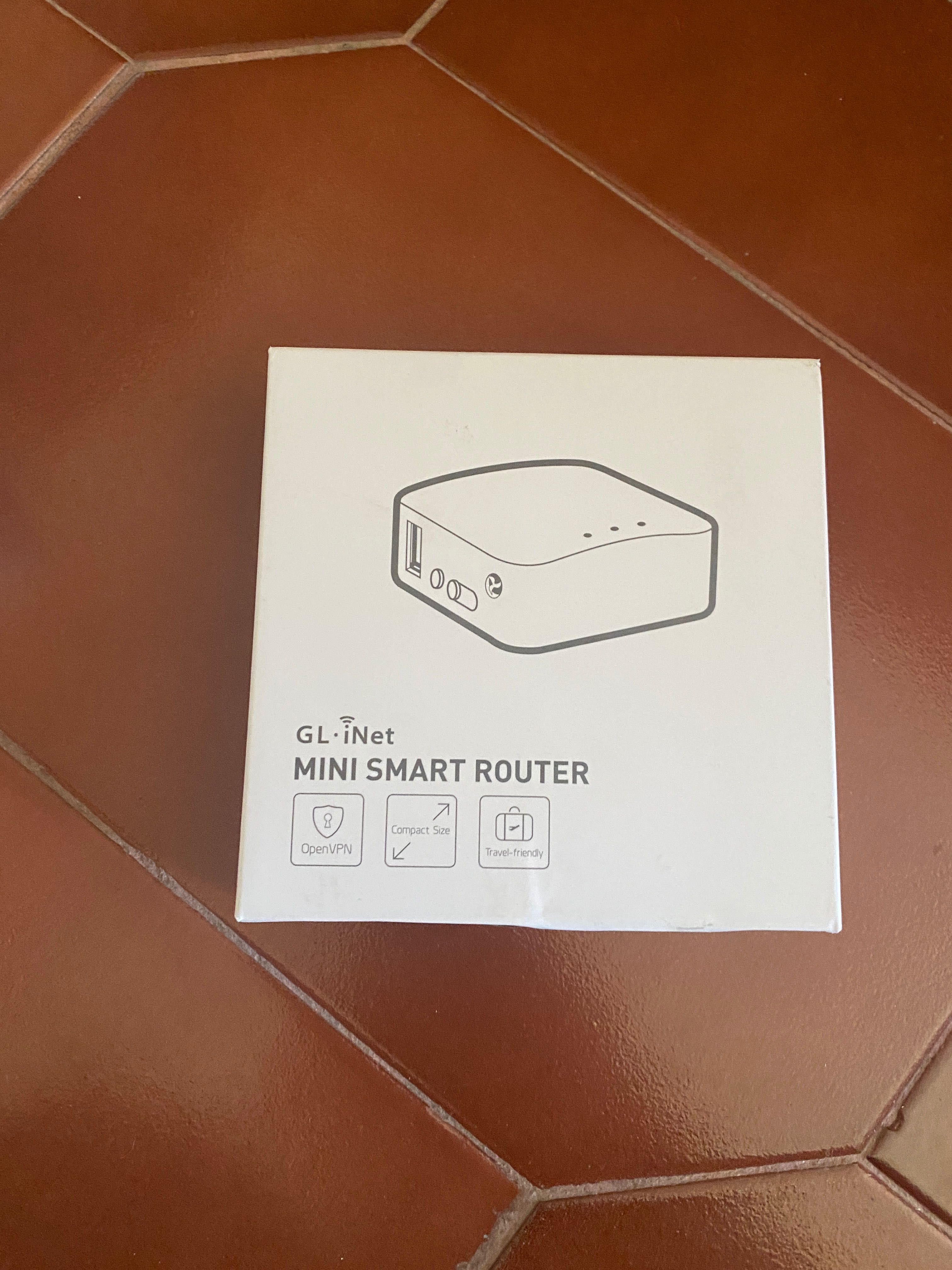Mini Router Inteligente GLAR150ext2 Cela • OLX Portugal