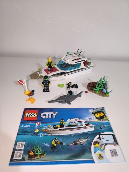 Lego city 60221 Iate de mergulho 5 anos