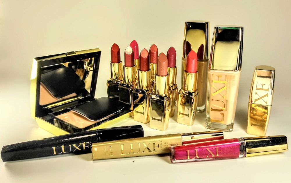 Косметика Avon Туш для вій Супершок SuperShock 5 в 1 Ultra Luxe помада