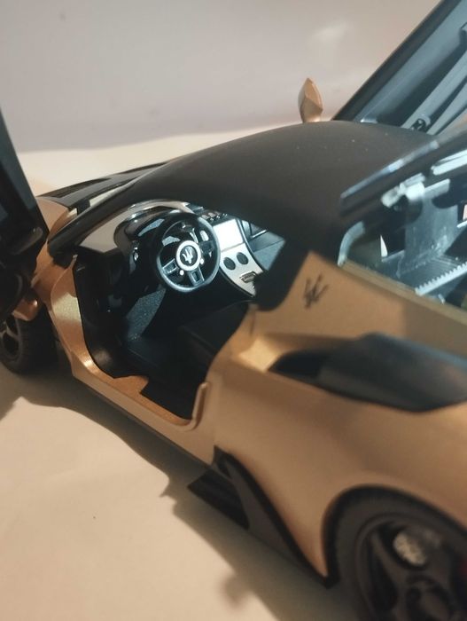Модель спорткар Maserati GT2.1/24