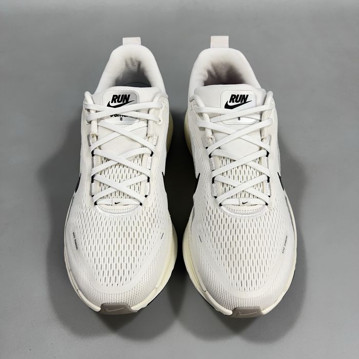 Бігові кросівки  чоловічі Nike Vomero 18 «Coconut Milk» (HM6803-101)