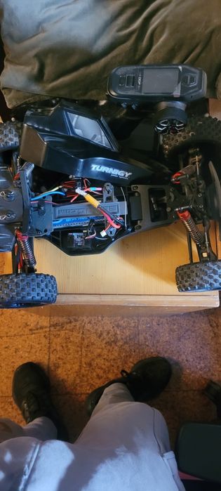 Rc turnigy andar bem como novo
