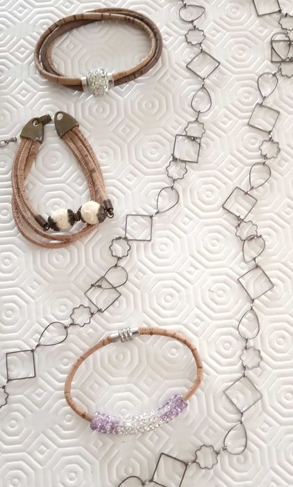 Fios e pulseiras, lote todo por 6€