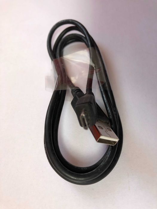 Kabel do ładowania telefonów komórkowych z gniazdem USB Micro B