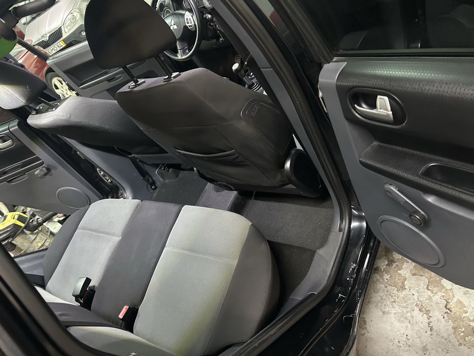 Mitsubishi colt 2010