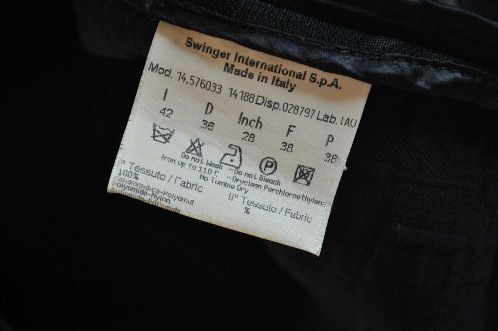 FENDI czarna poliamidowa kurtka damska M (38)