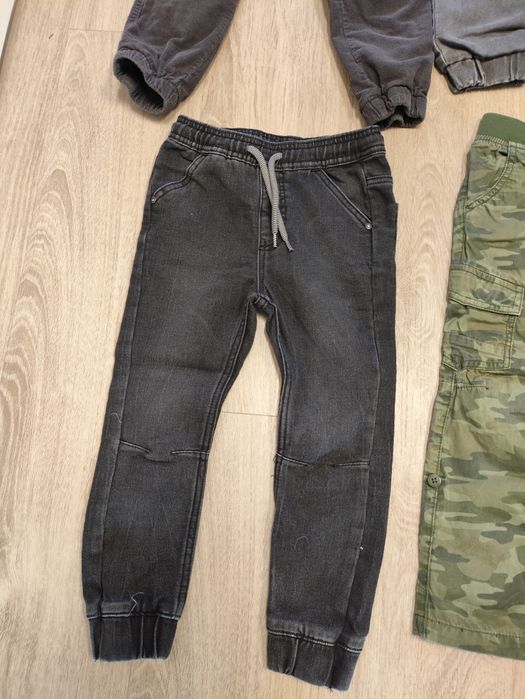 Spodnie dla chłopca rozm 110. 30 zł za wszytskie