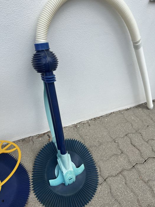 2 Aspiradores Manuais para Piscina