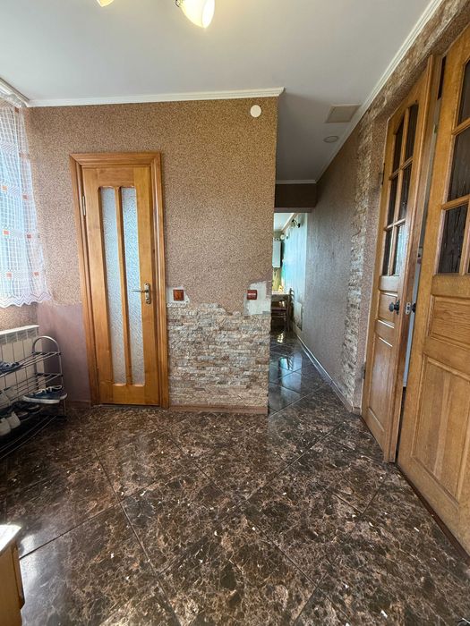 Продається власний цегляний будинок  в с.Луг  Львівської області.