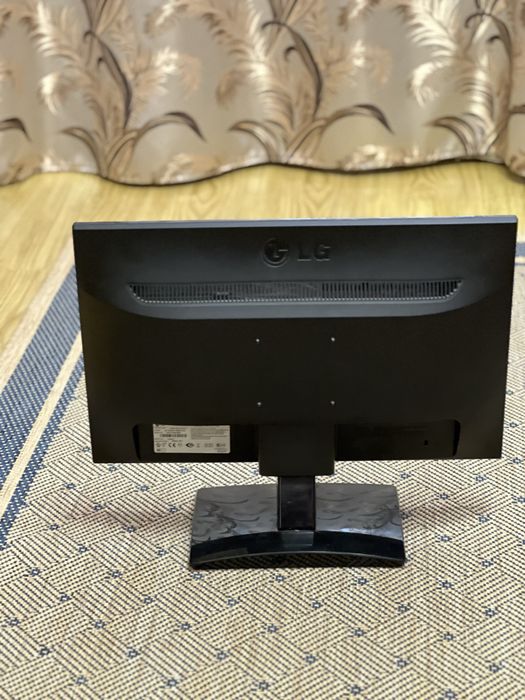 Стоїть 5 років все працює повністю