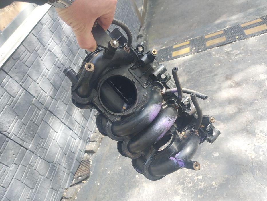 Колектор впускний Рено 1.4