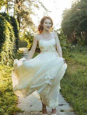 Весільна (вечірня) сукня з великими квітами