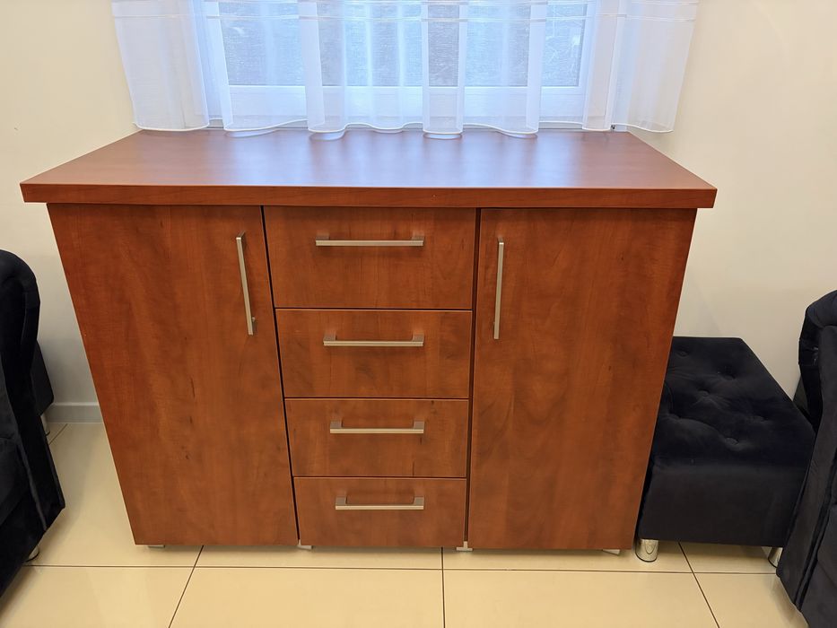 Komoda z szafkami i szufladami