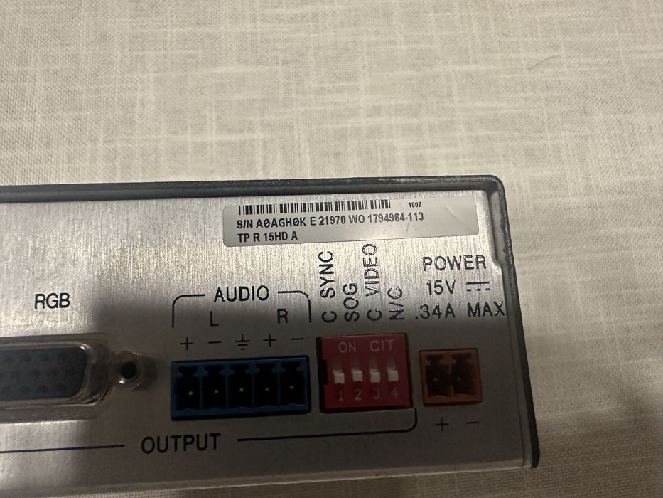 Zestaw Extron – nadajniki/odbiorniki VGA po skrętce (Twisted Pair) + zasilacze