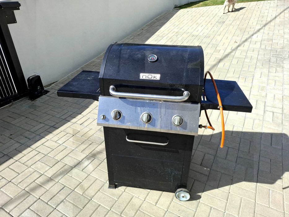 Barbecue a gas a  funcionar