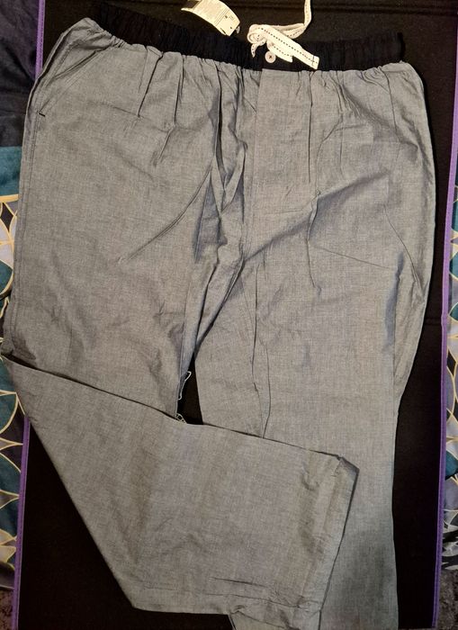Calças da pijama novas a estrear xl xxl
Vários cores 
Elástico na cint