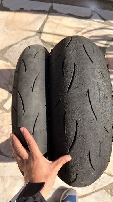 Conjunto de Pneus Dunlop D212GP Racer