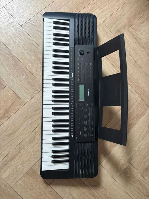 Yamaha PSR-E273 – keyboard 61 klawiszy, bardzo dobry stan