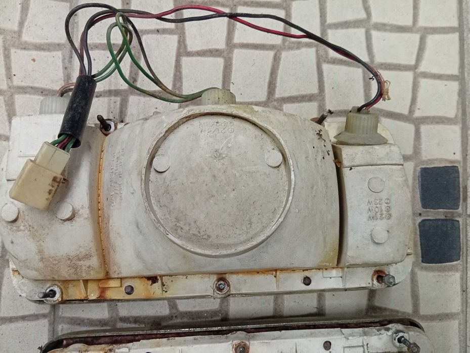 Farolins traseiros Datsun 1200
