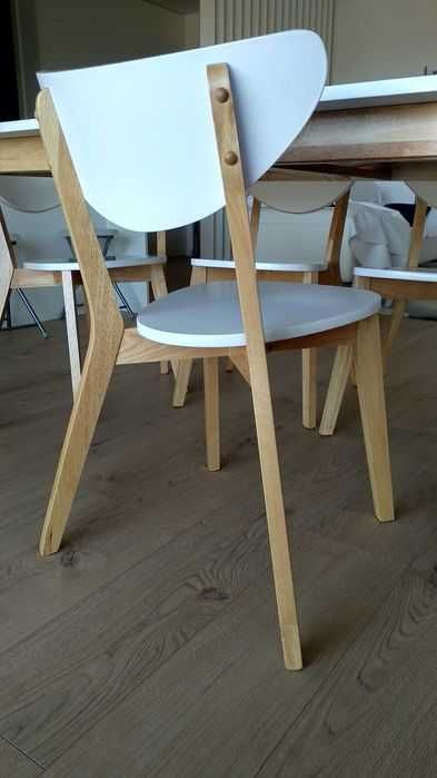 Mesa e cadeiras de sala de jantar