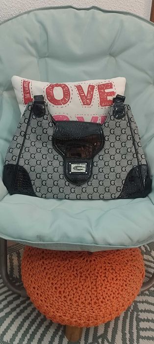 Mala de senhora Gucci