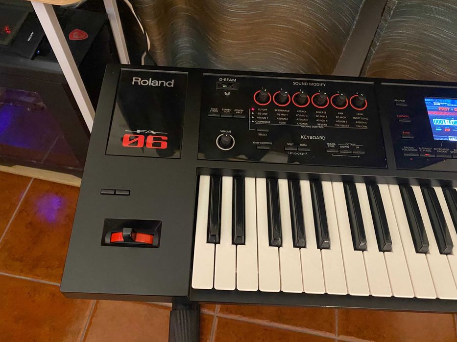 oland FA-06 – Workstation 61 teclas – Muito bom estado