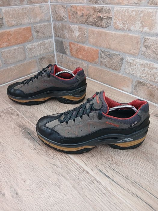Кросівки Lowa р 44 (29 см) ц 1600 гр , Gore-Tex,  оригінал,  б/в