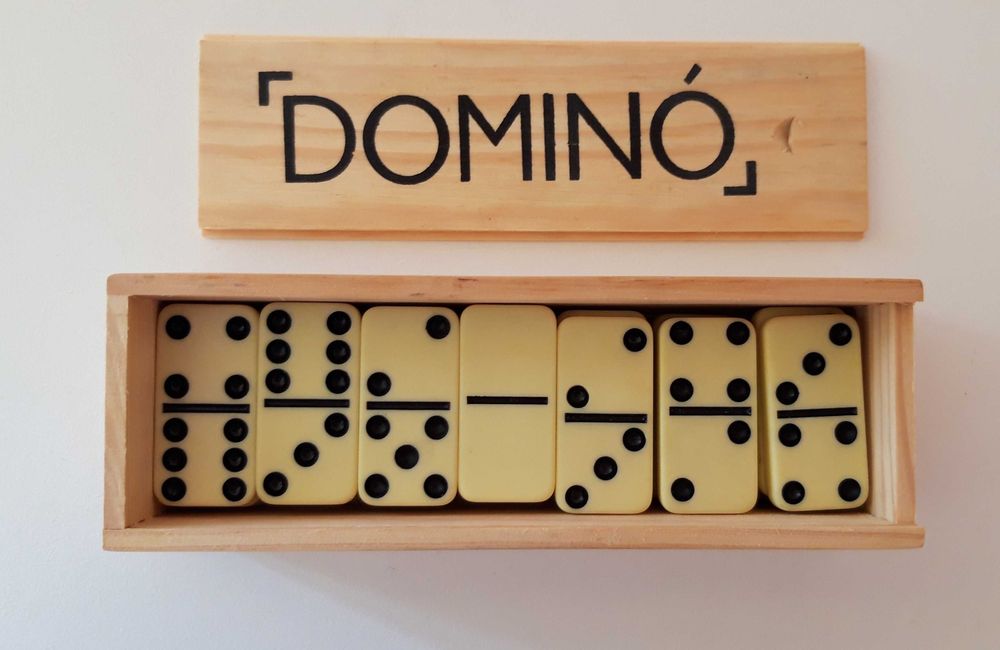 Clássico jogo de DOMINÓ.