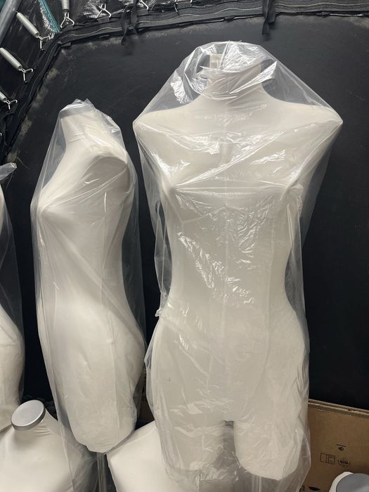 Manequins de Senhora Novos – Base e Pé em Ferro Regulável